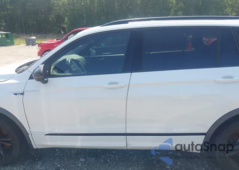 2019 Volkswagen Tiguan 2.0T Se/2.0T Sel/2.0T Sel R-Line/2.0T Sel R-Line Black z USA, uszkodzony, nr VIN 3VV3B7AXXKM078363